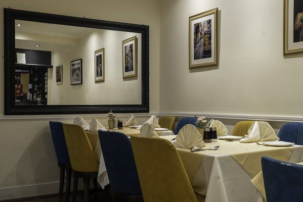 India Garden dining room